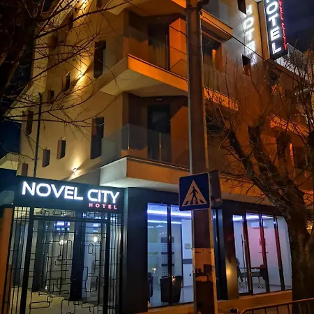 酒店 Family Novel
